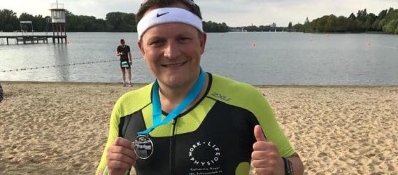 Triathlet Alexander Hanisch Physiotherapie Praxis Work Life Physio Katharina Regel Hamburg Hohenfelde Uhlenhorst